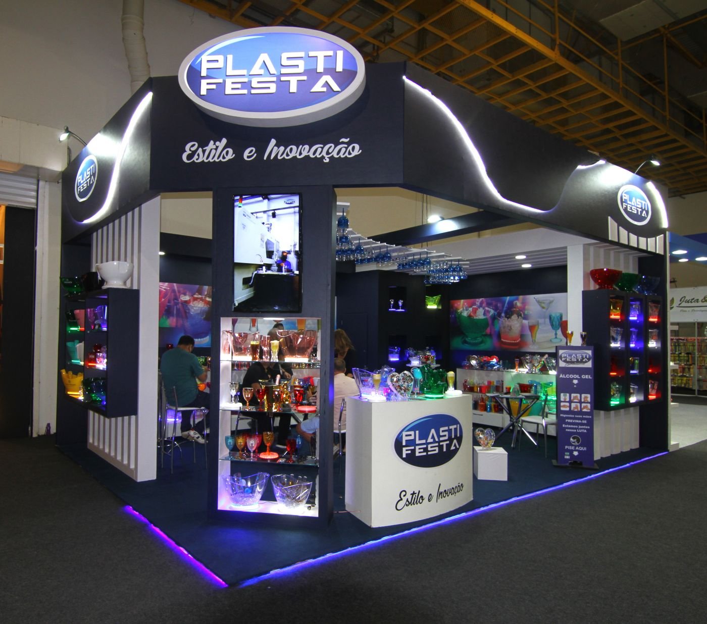 GLLIMA-STANDS-1